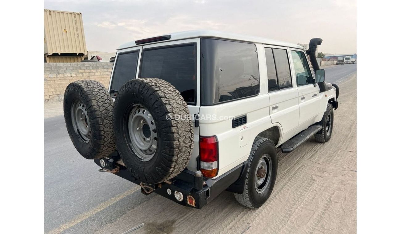 Toyota Land Cruiser Hard Top 5 DOORS