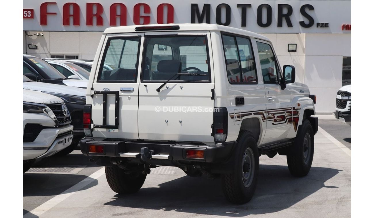 تويوتا لاند كروزر 2024 TOYOTA LAND CRUISER GRJ71 4.0 V6 SHORT WHEEL *التصدير فقط خارج الخليج**