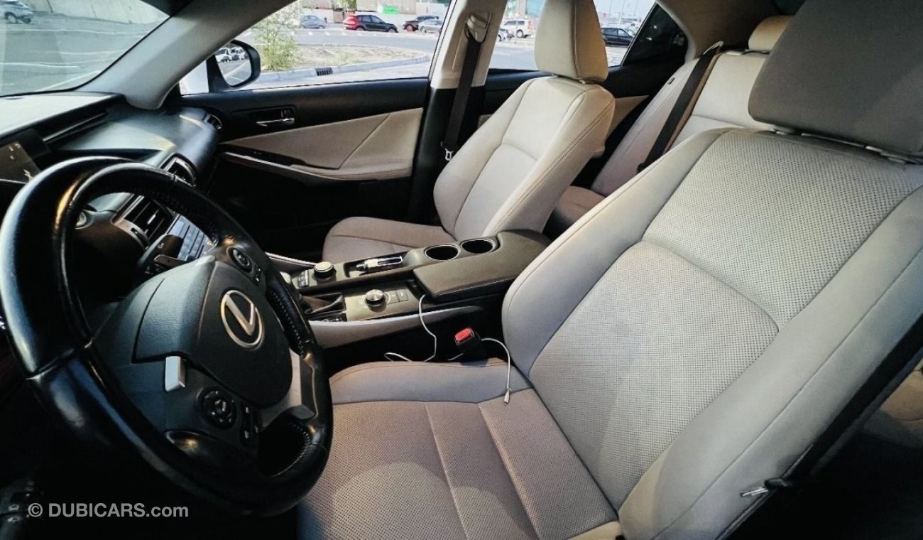 Lexus IS250 Prestige LEXUS IS 250  LADY DRIVEN  FULL SERVICE HISTORY FROM AGENCY  FIRST OWNER IN UAE