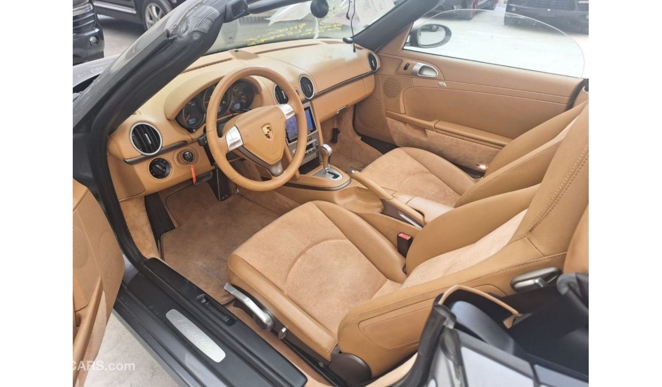 بورش بوكستر PORSCHE BOXSTER 2.7L 2005 CONVERTIBLE LOW MILEAGE IN EXCELLENT CONDITION