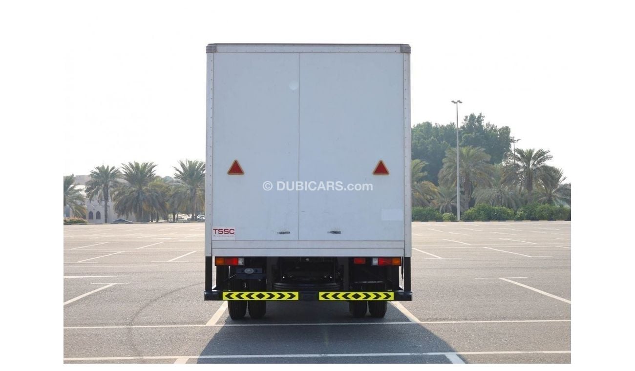 Mitsubishi Canter | Long Chassis | Shutter Box Water Body | Excellent Condition | GCC