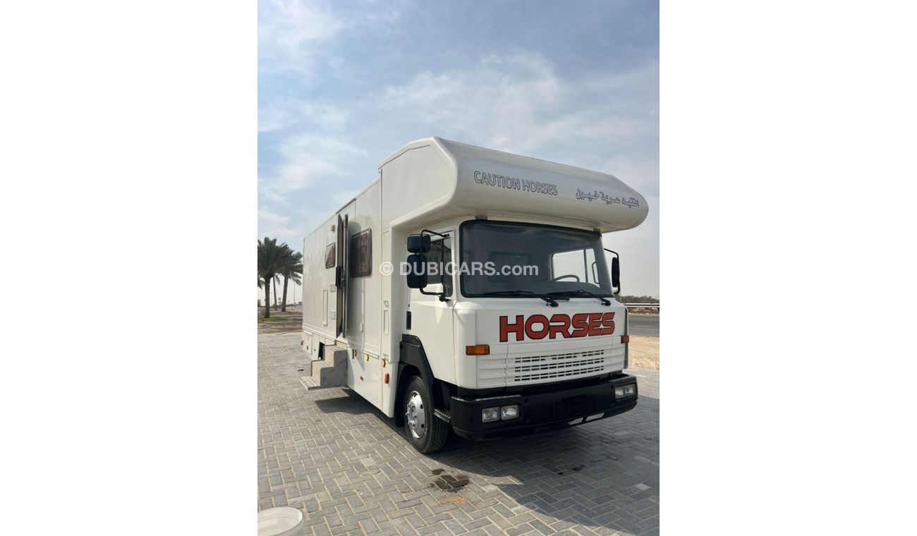 Nissan Condor 1997-Nissan Condor Horses Truck