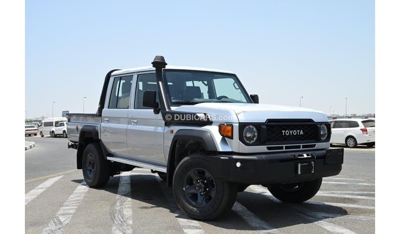 تويوتا لاند كروزر بيك آب Double Cab V8 4.5L Diesel MT with Front / Rear Diff Lock, Black Wheels, Winch