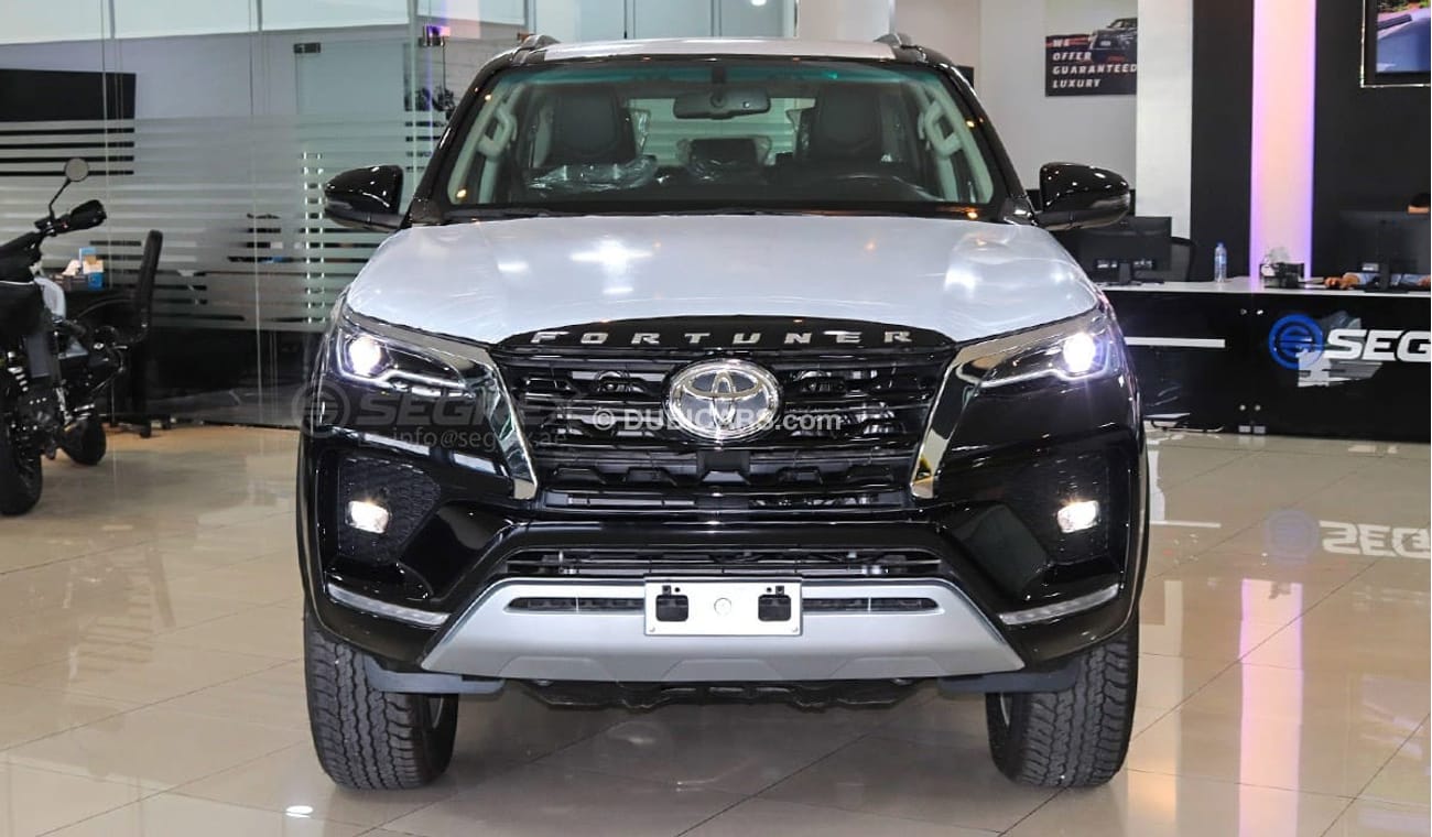 Toyota Fortuner TOYOTA FORTUNER SR5 4.0L PETROL 4WD 2024