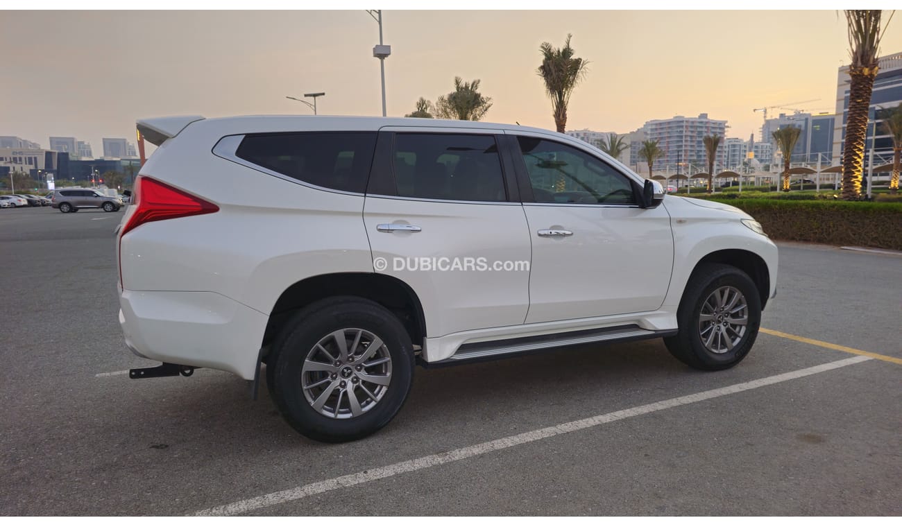 ميتسوبيشي مونتيرو سبورت GLS Premium 3.0L (7 Seater)