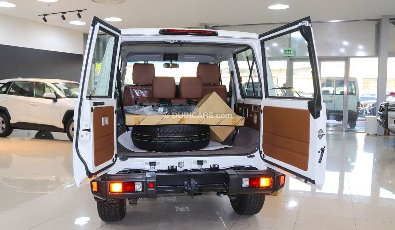 تويوتا لاند كروزر هارد توب 2024 Model Toyota Land Cruiser Hardtop LC71, 4.0L Petrol 4WD 6AT