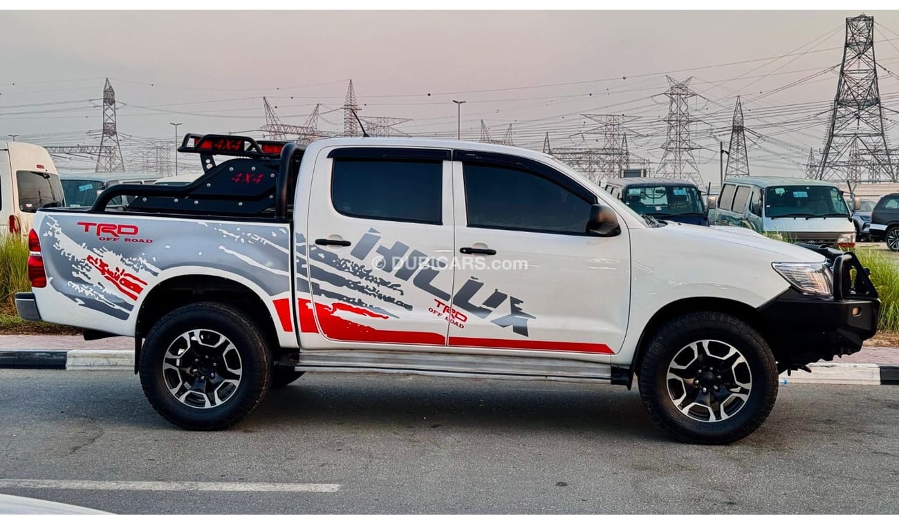 تويوتا هيلوكس PREMIUM BULL BAR INSTALLED | SPORTS BAR WITH BASKET | 3.0L DIESEL ENGINE | RHD | 2012 | MANUAL TRANS