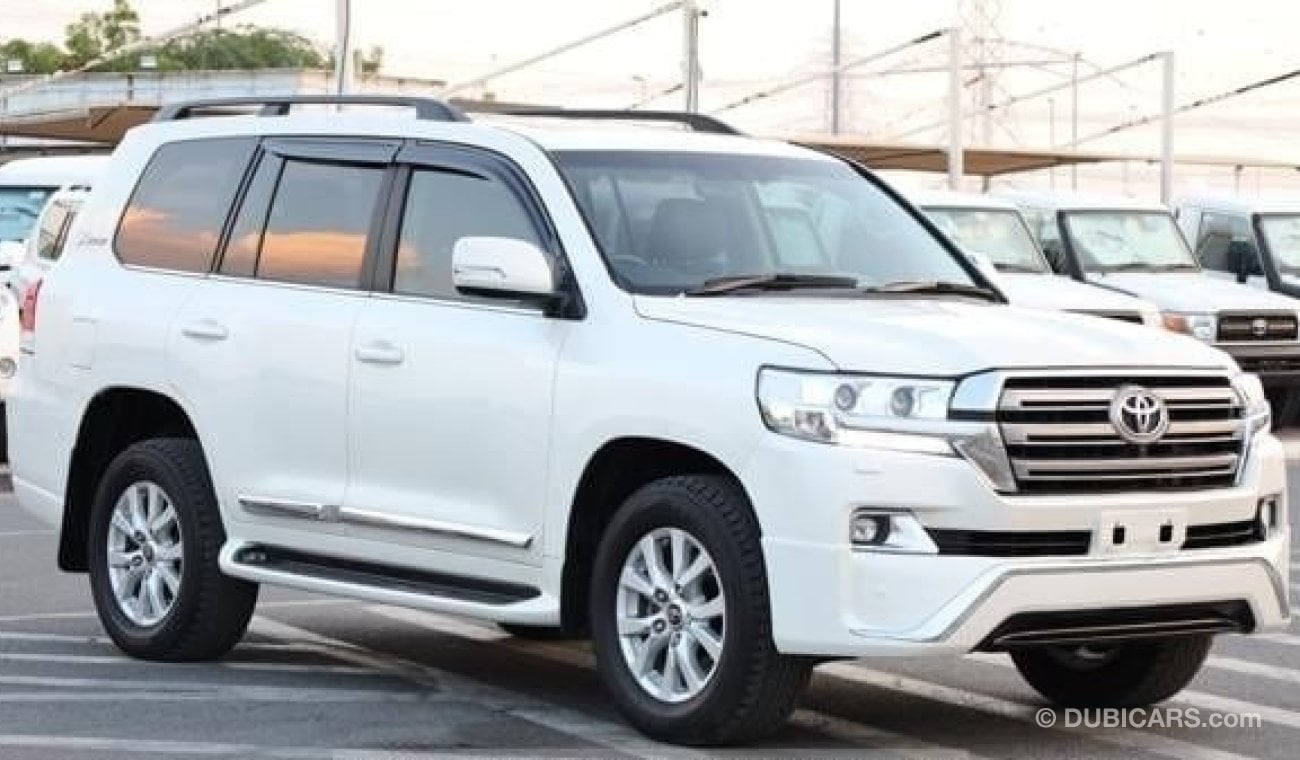 Toyota Land Cruiser 2017 TOYOTA LAND CRUISER SAHARA V8