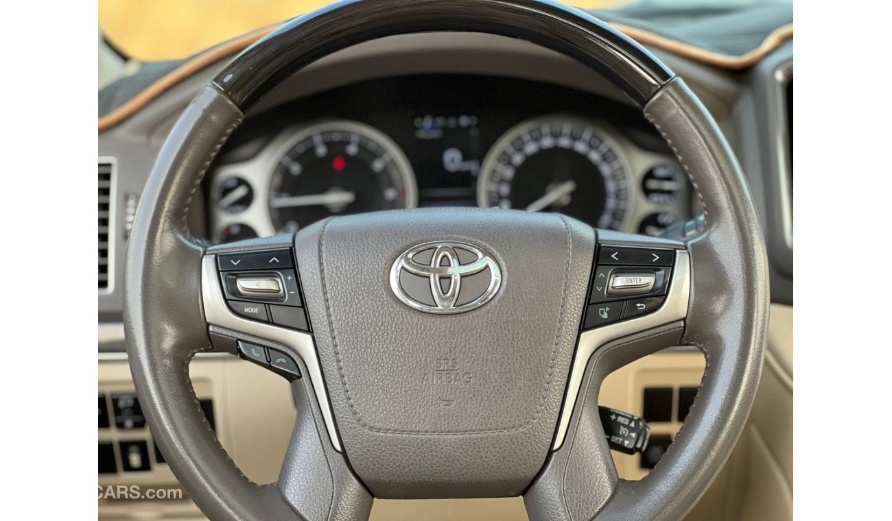 Toyota Land Cruiser VXR