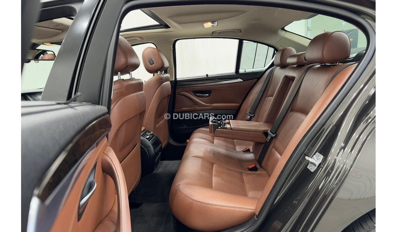 بي أم دبليو 528i Exclusive 2.0L 2015 BMW 528i, Full Service History, Full Options, Excellent Condition, GCC