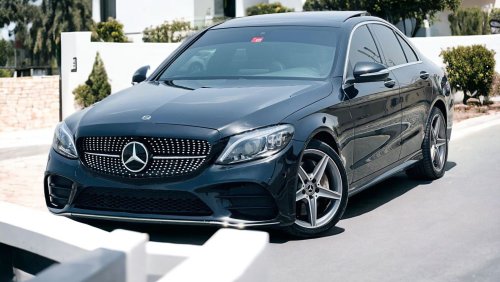 مرسيدس بنز C 300 لاكجري