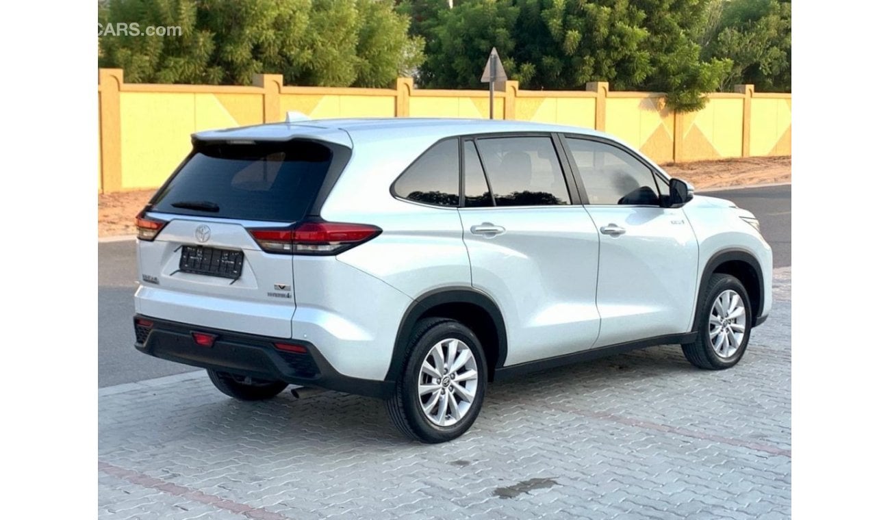 تويوتا إينوفا TOYOTA INNOVA 2024 2.0L HYBRID, GCC SPACE Full Option