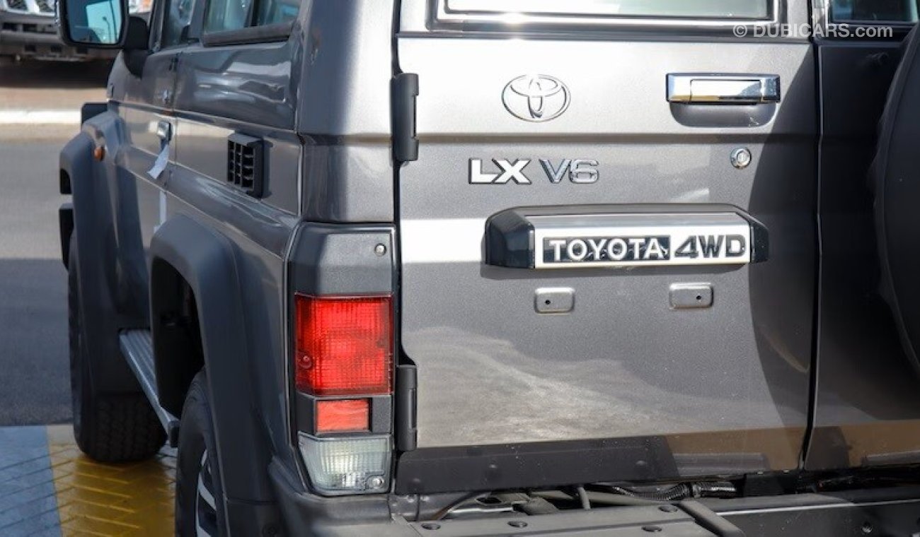 Toyota Land Cruiser 71 AT 4.0L GAS V6 3DOOR