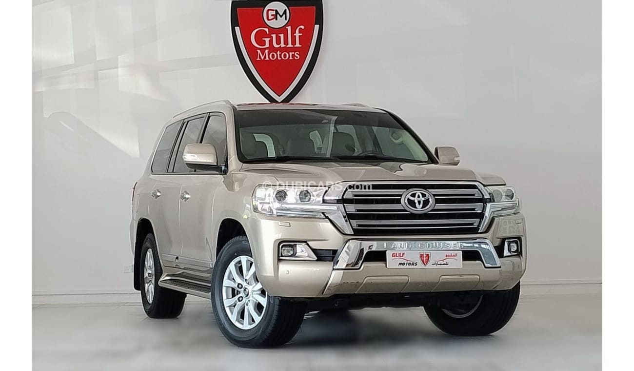 Toyota Land Cruiser 2017 TOYOTA LAND CRUISER GXR GOLD V8 AUTOMATIC TRANSMISSION IN EXCELLENT CONDITION.