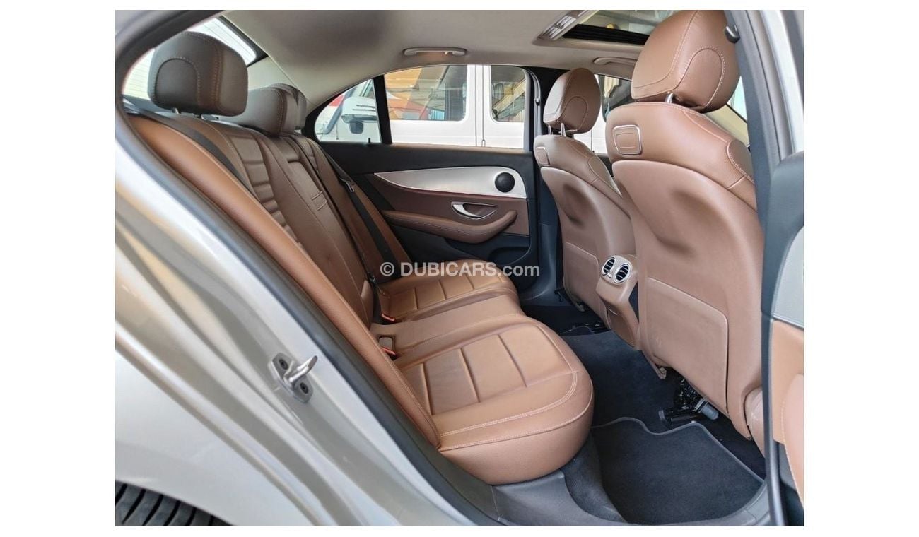 Mercedes-Benz E200 AED 2,000 P.M | 2019 MERCEDES -BENZ  E200 AMG | UNDER WARRANTY | SUNROOF | GCC