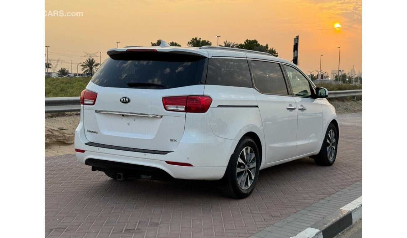 Kia Sedona 2017 - 7 SEATS FAMILY CAR LOW KM US SPEC