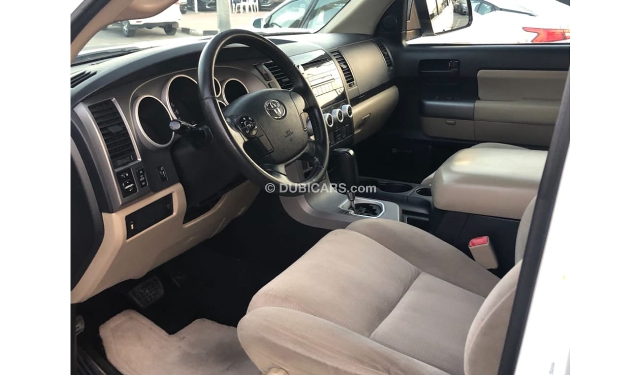 Toyota Sequoia Toyota squia model 2013 GCC car prefect cond full option  back air condition