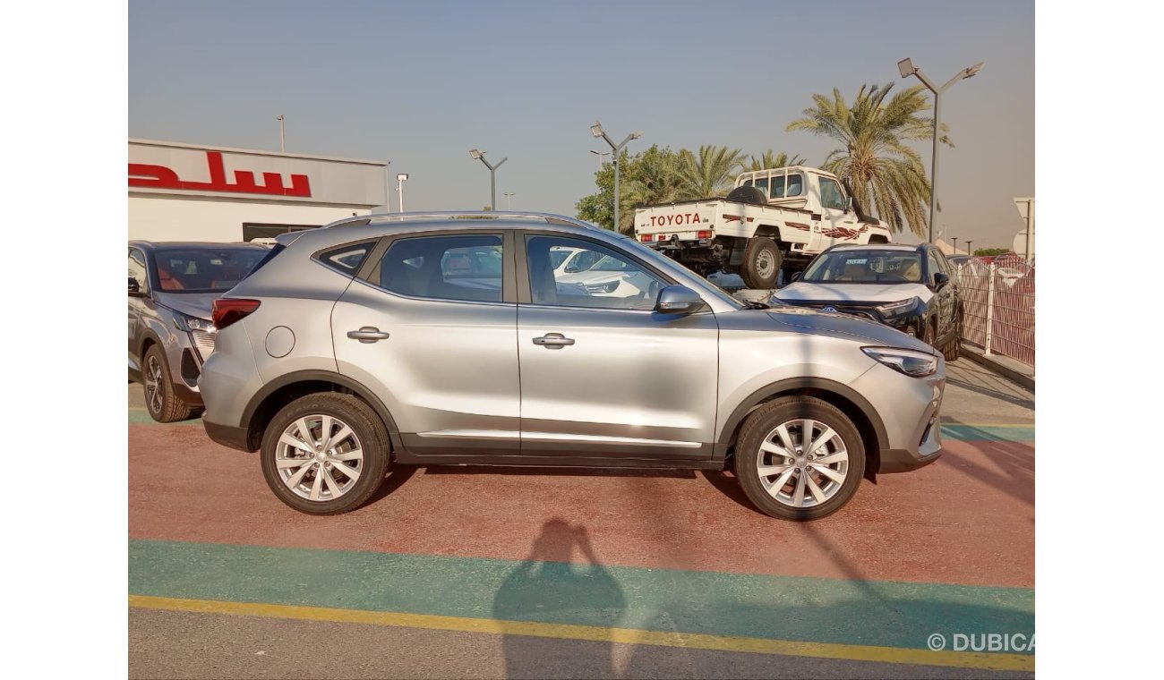 MG ZS MG ZS 2025 Comfort FWD 1.5L Petrol silver color