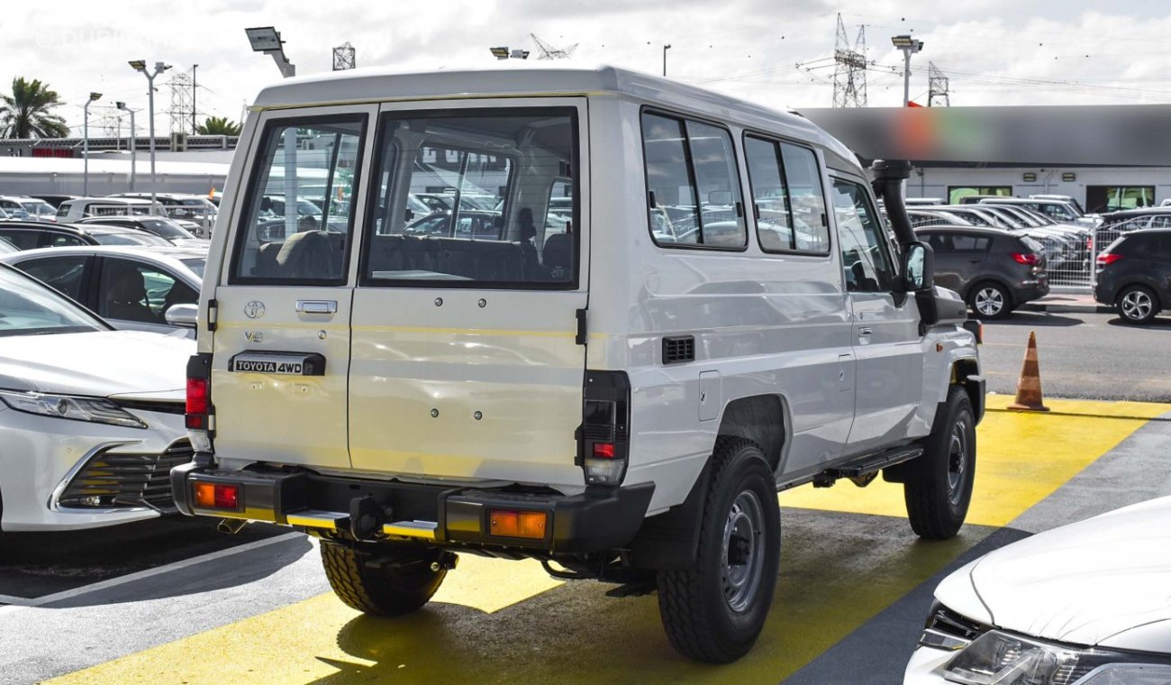 Toyota Land Cruiser Hard Top 4.5L Diesel V8