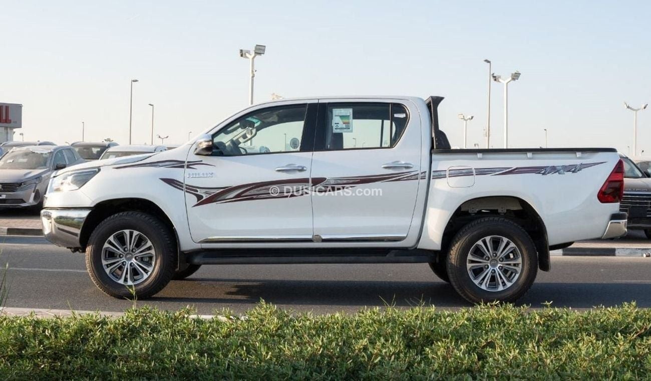 Toyota Hilux 2025 Toyota Hilux 4x4 2.7L petrol AT with cooling seats Full option GCC Specs (Export Price)