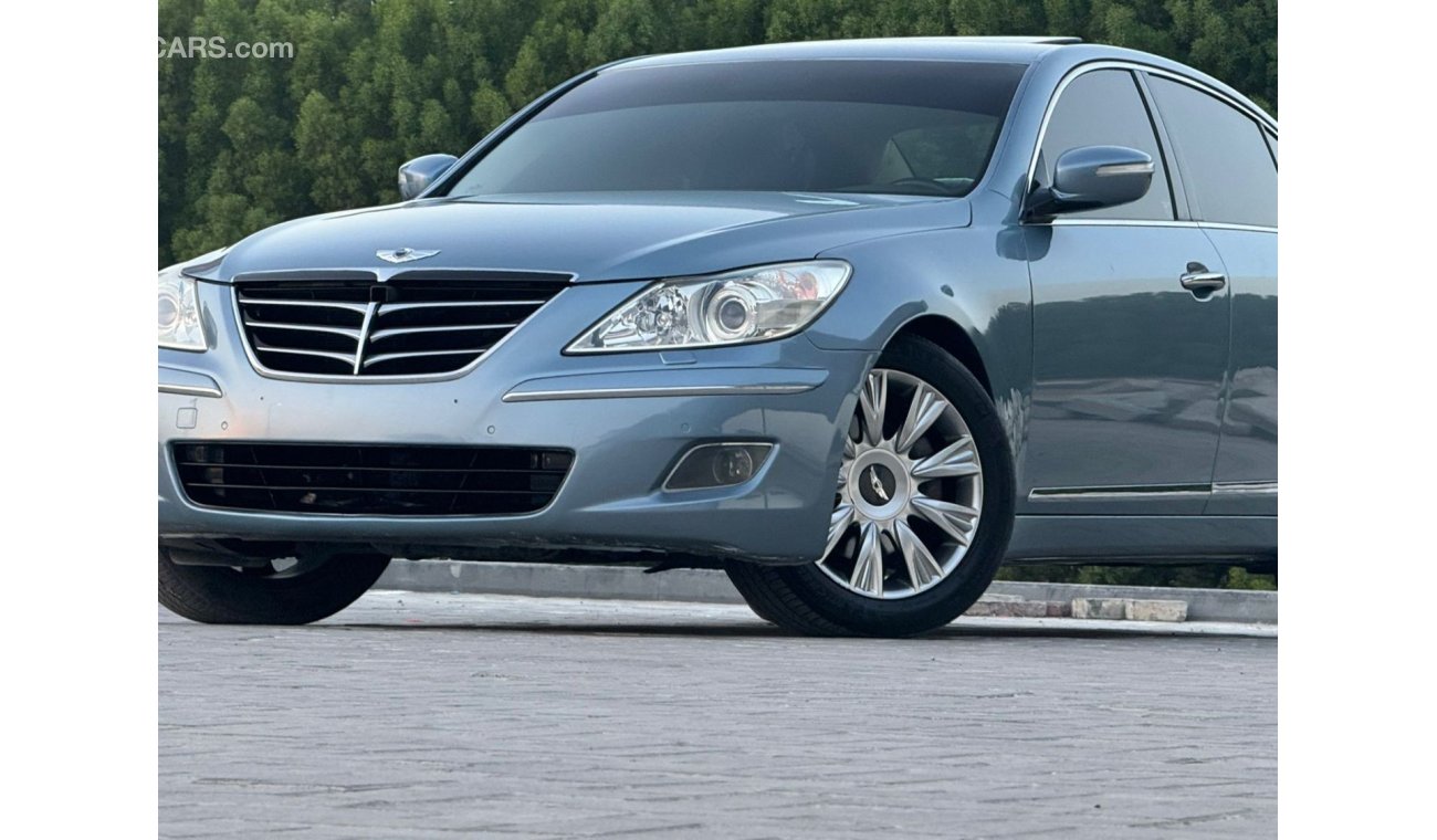 Hyundai Genesis very good condition inside and outside