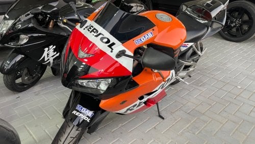 هوندا CBR 1000