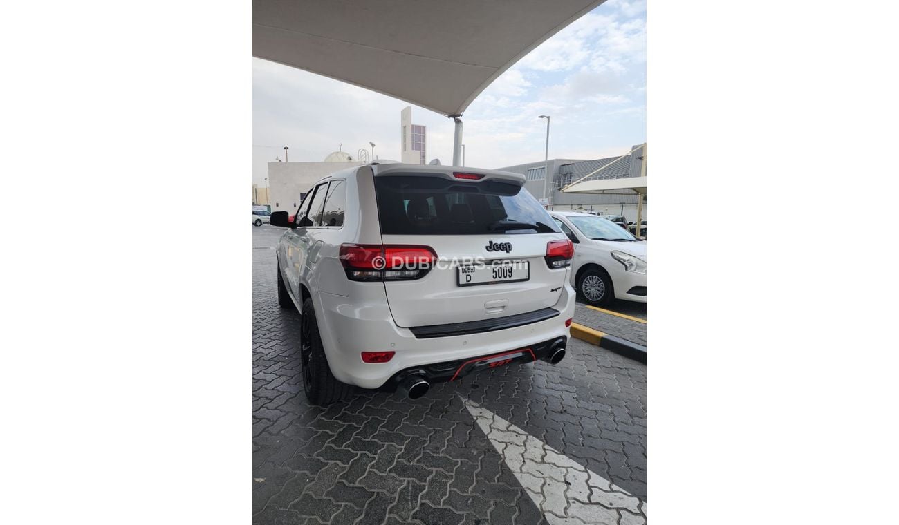 جيب جراند شيروكي SRT8 6.4L