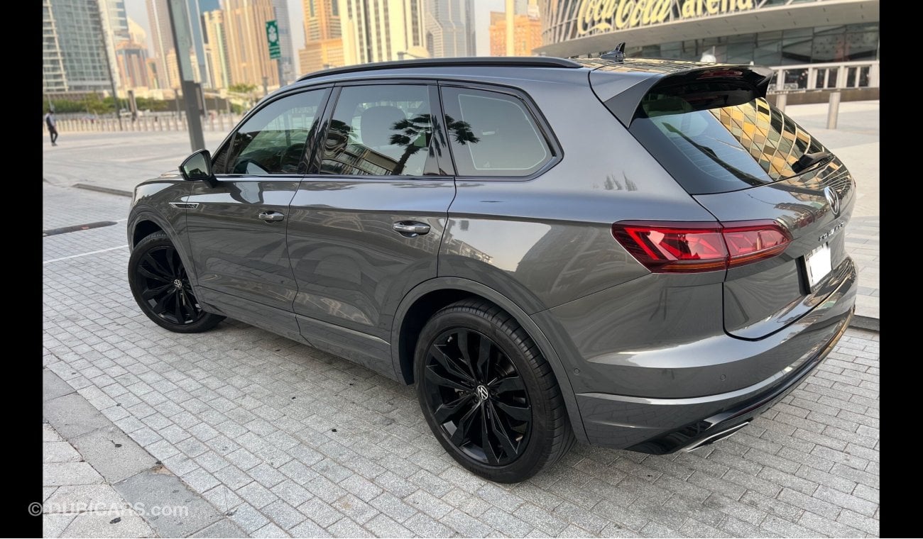 فولكس واجن طوارق R-Line BLACK EDITION