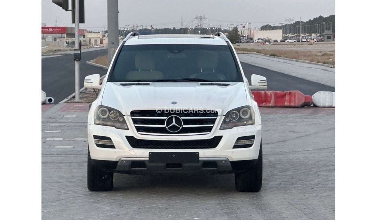 Mercedes-Benz ML 500 MODEL 2011GCC CAR PERFECT CONDITION INSIDE AND OUTSIDE FULL OPTION PANORAMIC ROOF