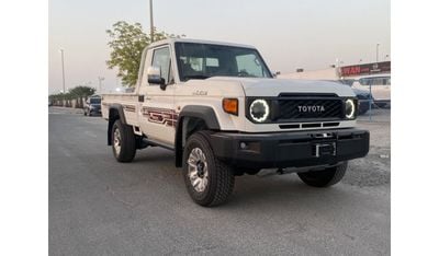 Toyota Land Cruiser Pick Up 4.0L M/T Full Option