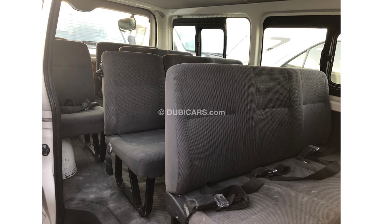 Toyota Hiace Toyota Hiace bus 15 str,model:2015. only done 88000 km