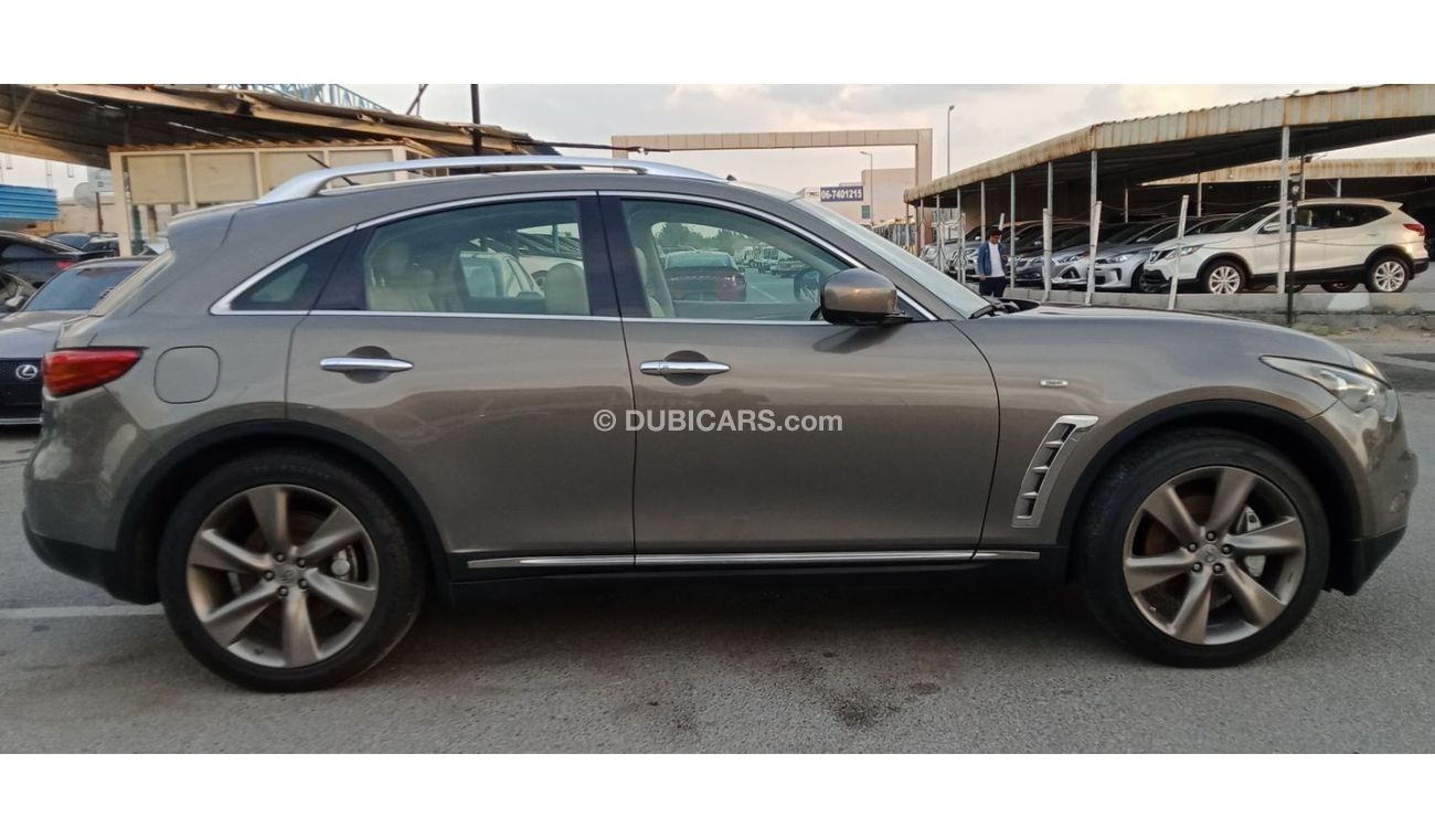 Infiniti FX50 V8 5.0L Full Option