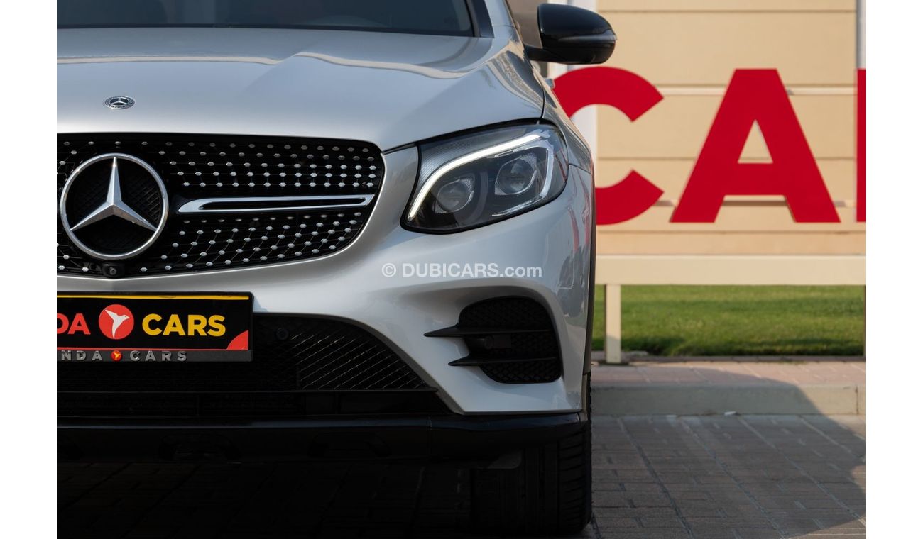 مرسيدس بنز GLC 250 AMG 2.0L Mercedes-Benz GLC250 Coupe AMG Night Package 2019 GCC under Warranty with Flexible Down-Pay