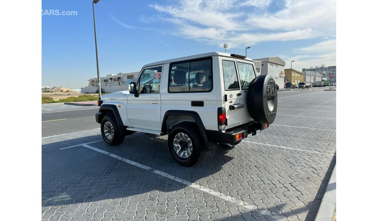 Toyota Land Cruiser Hard Top 2.8 DSL AUTO /// LOCAL UAE OR EXPORT = OK