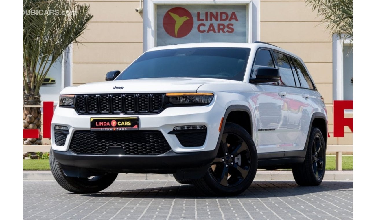 جيب جراند شيروكي Jeep Grand Cherokee Altitude 2023 GCC under Agency Warranty and Service Contract with Flexible Down-