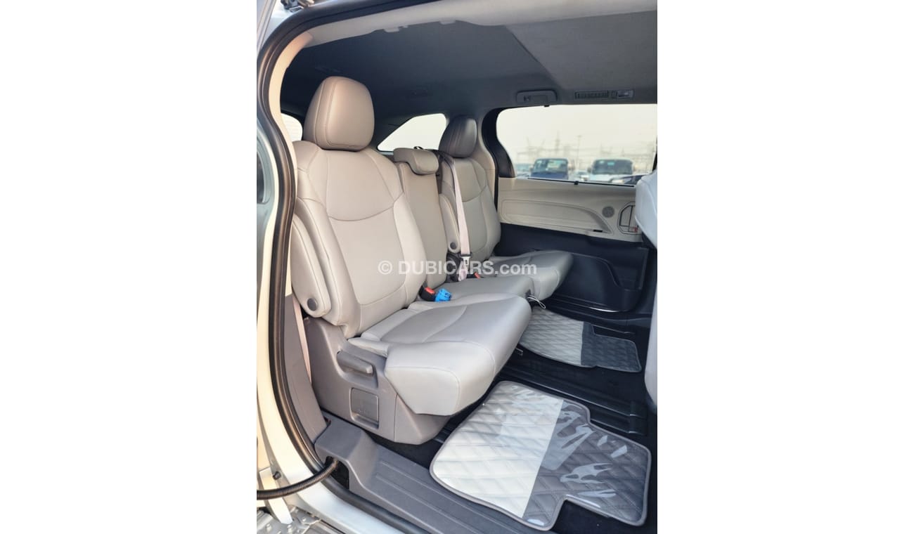 تويوتا سيينا TOYOTA Sienna XLE Hybrid  Full Option