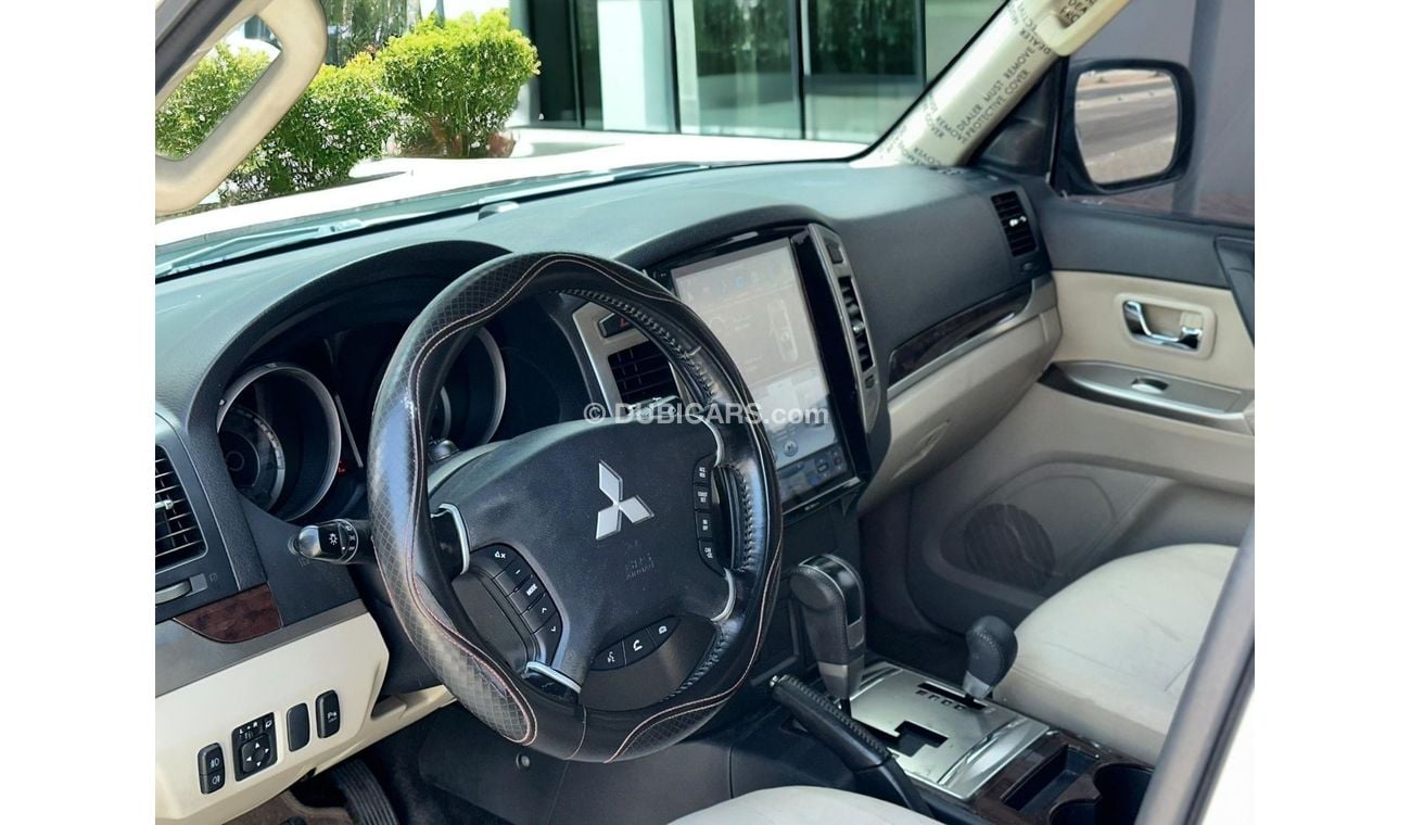 Mitsubishi Pajero GLS 3.5L (186 HP) (7 Seater)