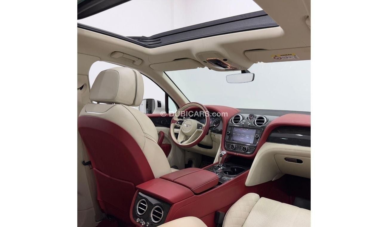 بنتلي بينتايجا V8 2019 Bentley Bentayga V8, Warranty, Carbon Fiber Package, Full Options, Low Kms