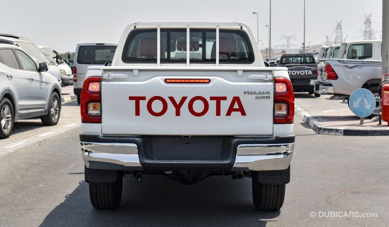 Toyota Hilux 2.7l - LED - MT - Key Start - 4wd - Alloy wheels - Climate control - Seat cooler - Multimedia steeri