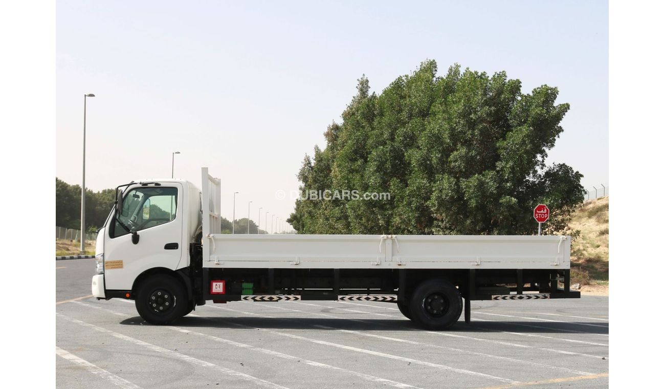 Hino 300 2017 | HINO 300 TRUCK - DSL - MANUAL TRANSMISSION WITH GCC SPECS AND EXCELLENT CONDITION