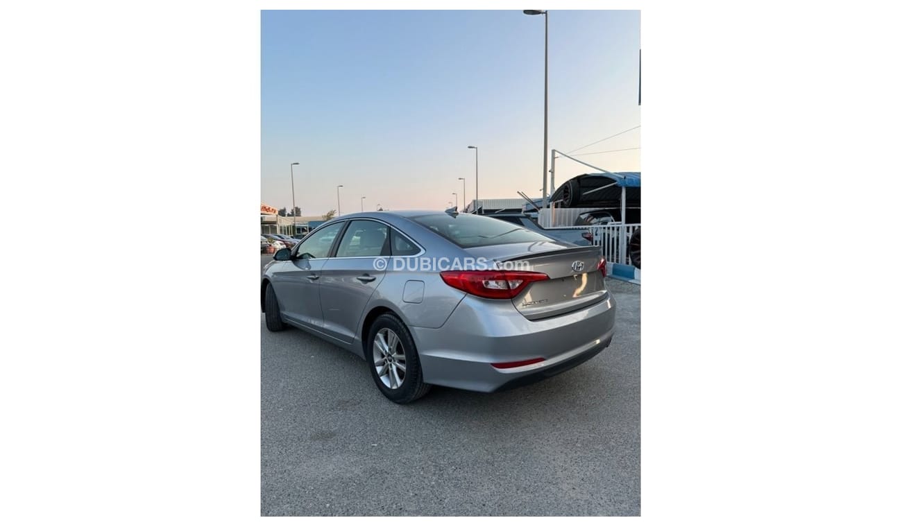 Hyundai Sonata GL Hyundai Sonata 2017 with an engine capacity of 2.4 liters. Good condition