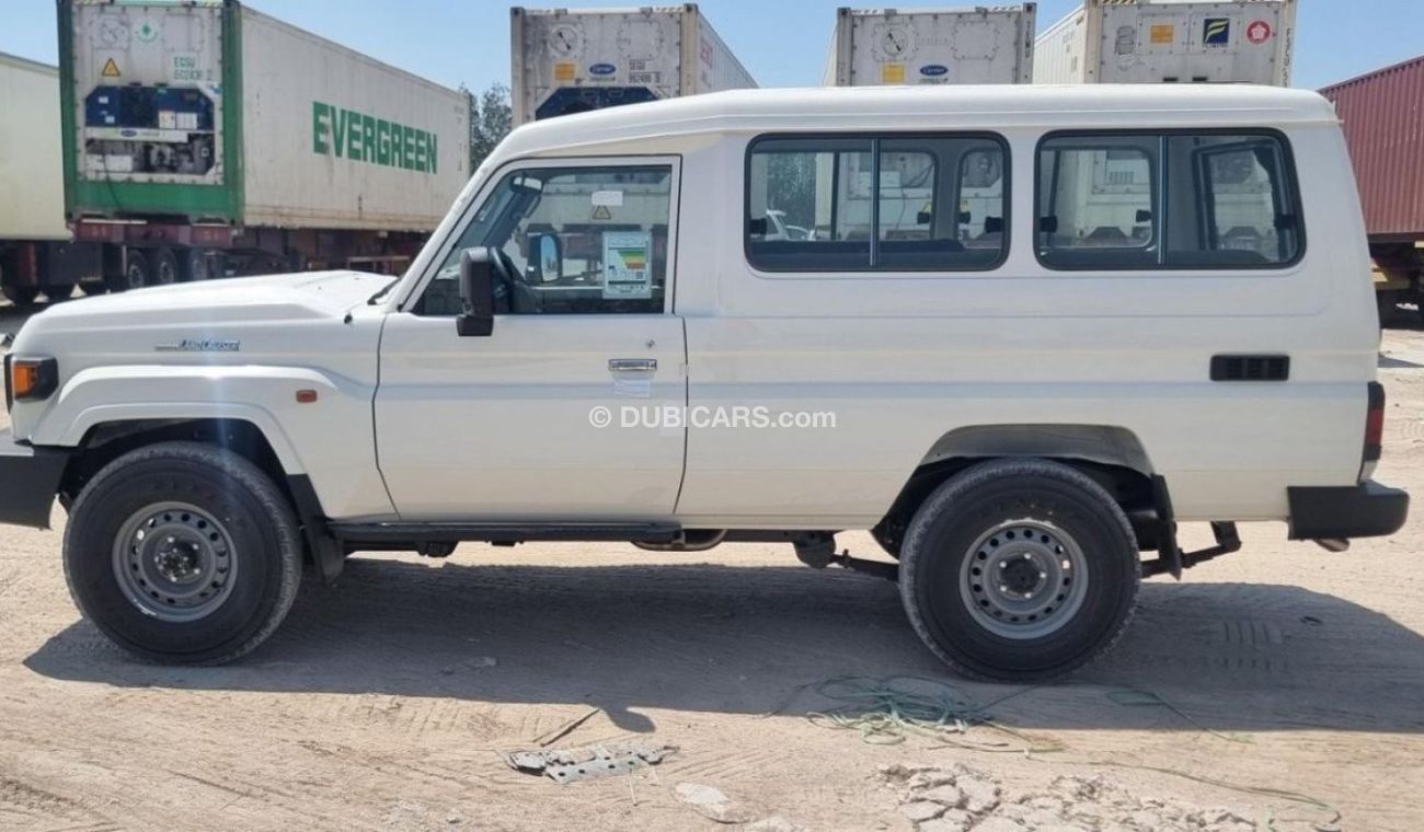 Toyota Land Cruiser Hard Top TOYOTA LAND CRUISER HTOP PETROL V6 MANUAL 3 DOOR