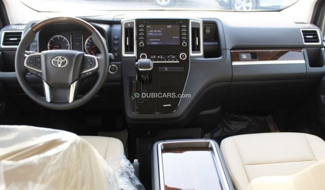 تويوتا جرافينا TOYOTA GRANVIA 2.8L WAGON 6 SEATS AT WG3