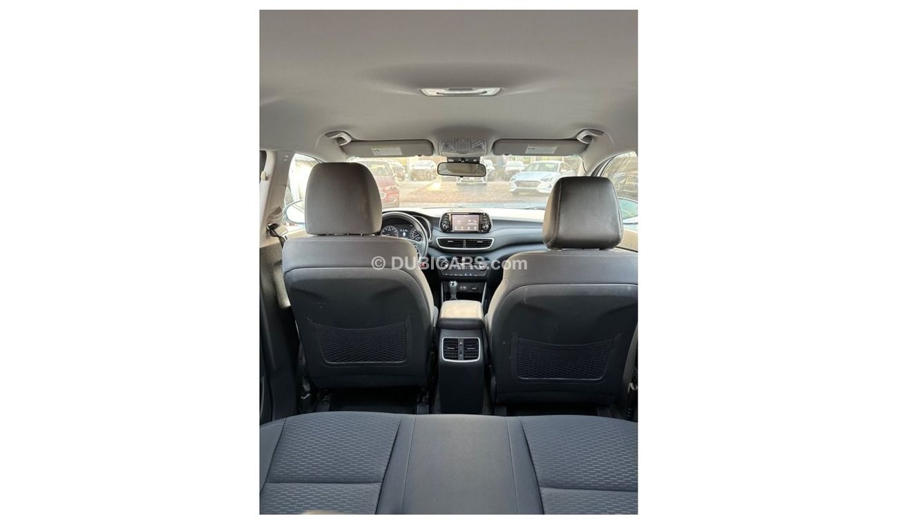 Hyundai Tucson 2.0L car in good condition 2019 Hyundai Tucson with an engine capacity of 2 liters 4wd blind spot se