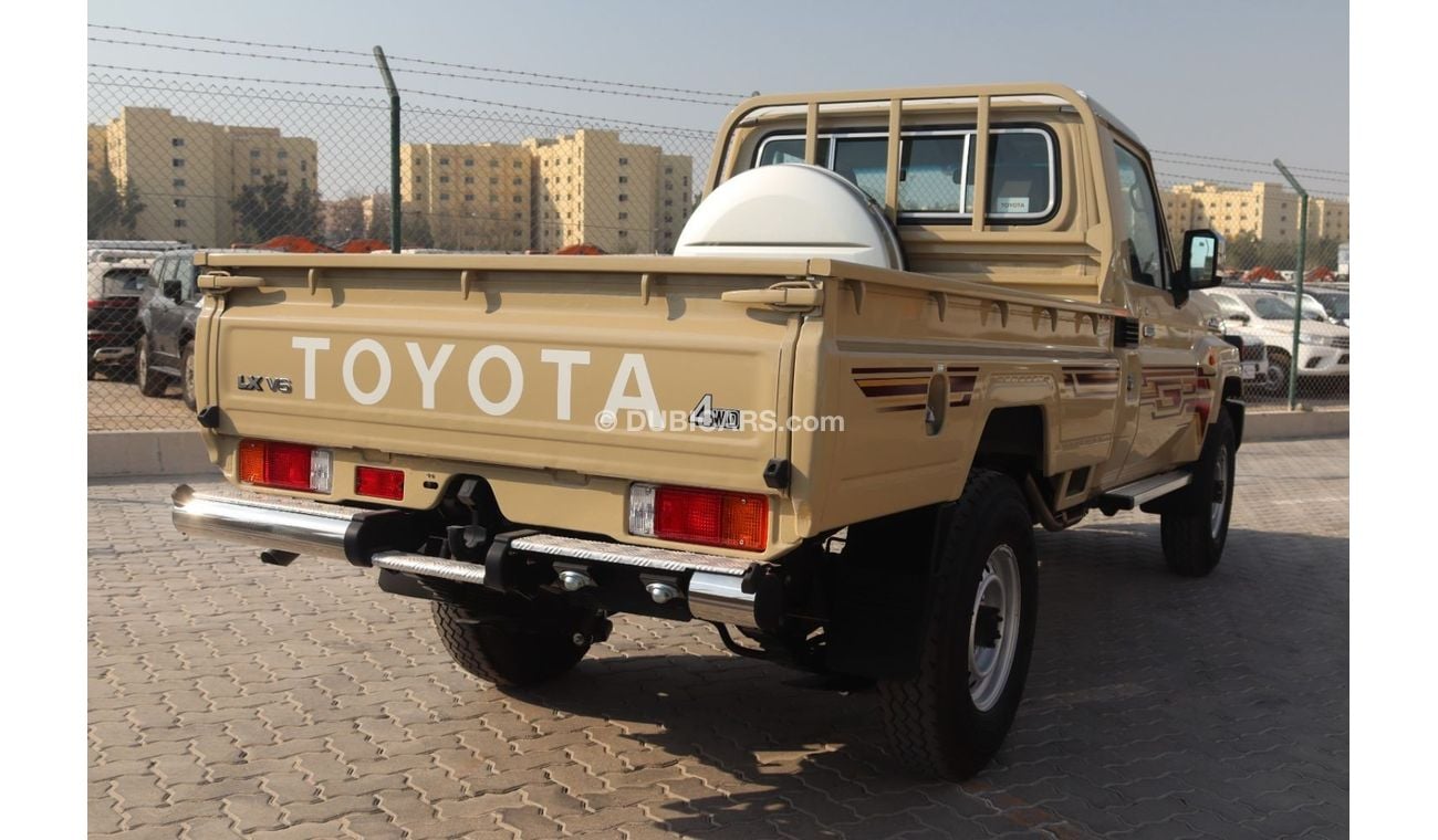 Toyota Land Cruiser 2024 LAND CRUISER GRJ79 4.0 V6 S-CAB AUTOMATIC DIFF LOCK **EXPORT ONLY**التصدير فقط خارج الخليج**