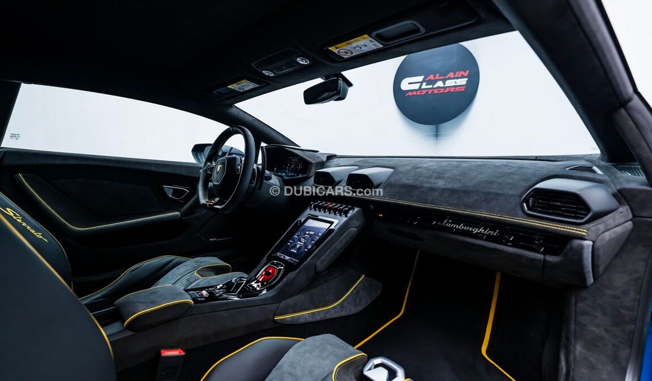 Lamborghini Huracan Sterrato 2024 - GCC - Under Warranty