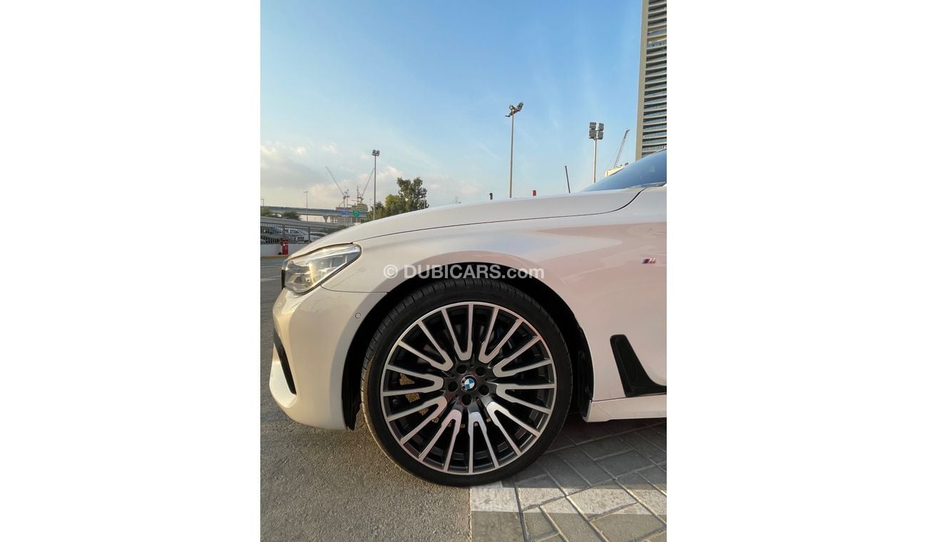 بي أم دبليو 750Li Luxury 4.4L (523 HP)