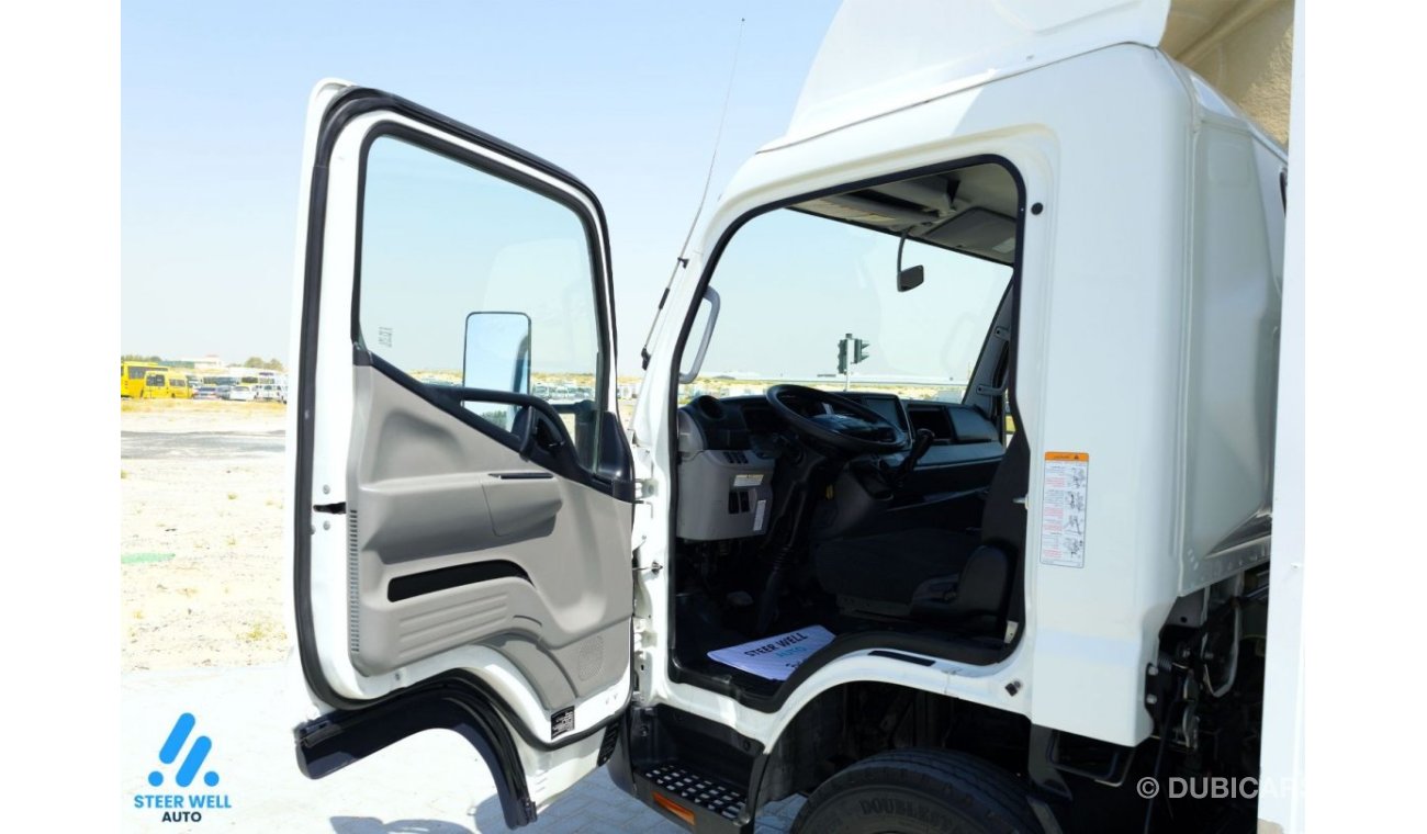 ميتسوبيشي كانتر 2021 Fuso Pick Up with Dry Box 3.0L - Like New Condition - GCC - Book Now!