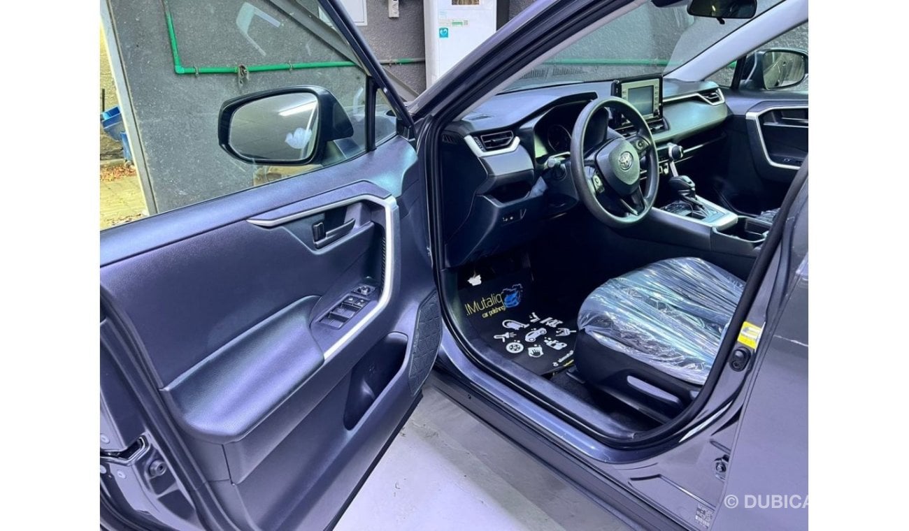 Toyota RAV4 LE Perfect inside and out