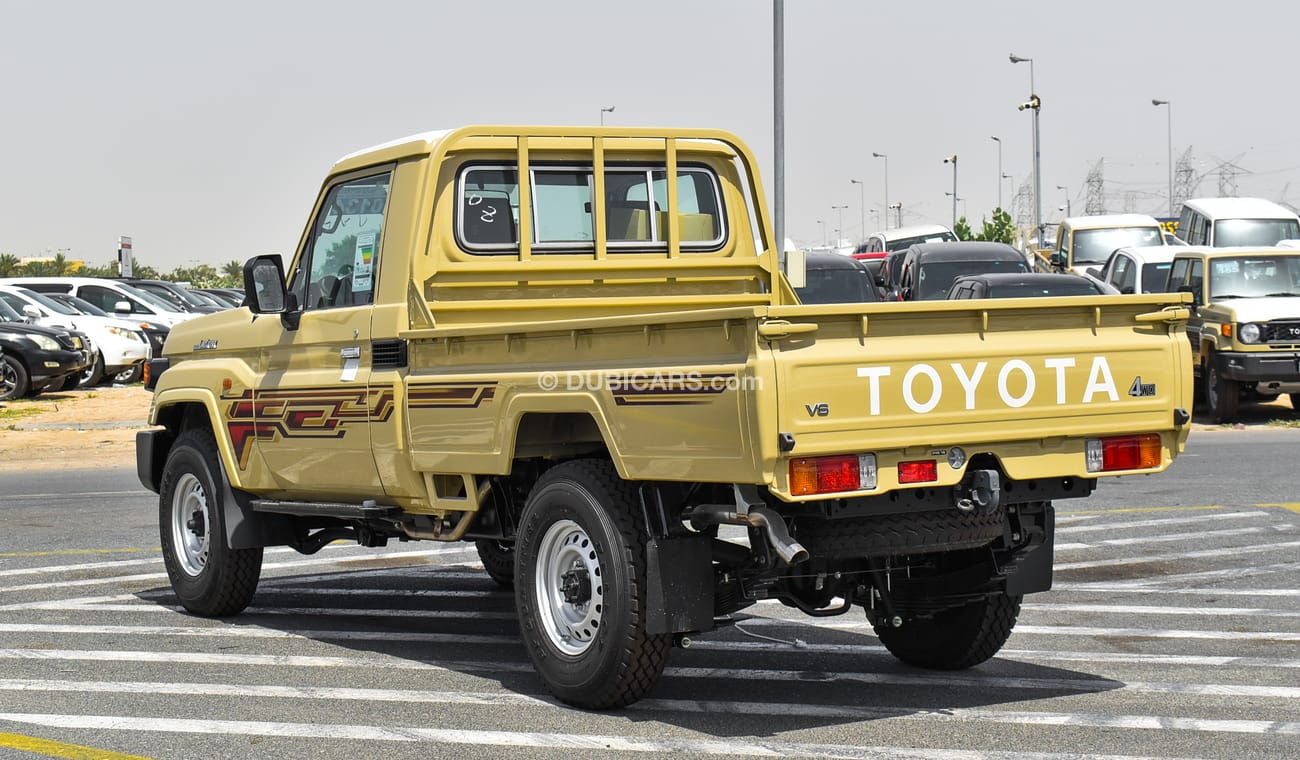 تويوتا لاند كروزر بيك آب 4.0L V6 Petrol Single Cabin  Auto Transmission